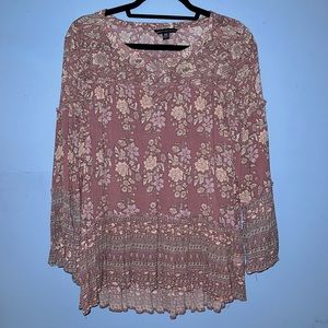 American Eagle High-Low Blouse in Blush Floral Print. Size XS.